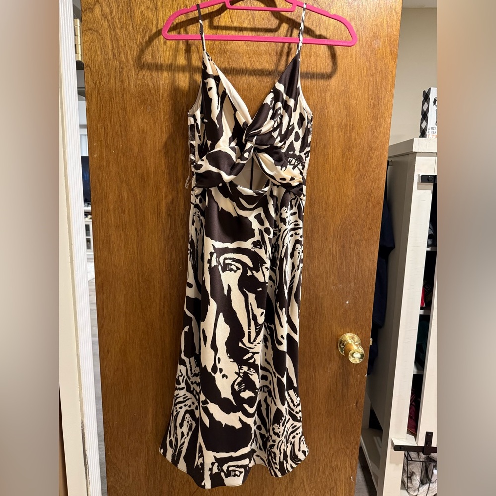 NWT Nine West satin style dress with cutout